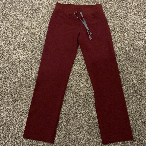 FIGS Women’s Livingston Basic Scrub Pants - XS - Burgundy - Picture 2 of 4